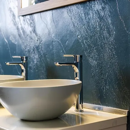 Modern With Scenic Views & Earthy Vibes By Pikhost Apartment *