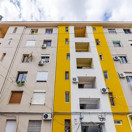 Apartment Modern With Scenic Views & Earthy Vibes By Pikhost