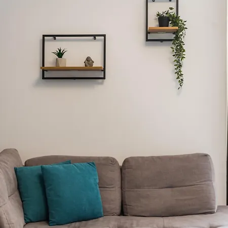 Modern With Scenic Views & Earthy Vibes By Pikhost