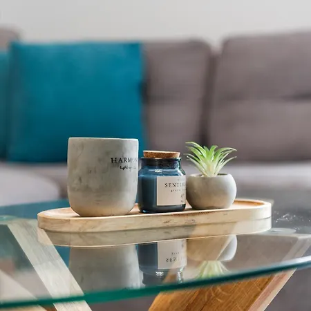 Modern With Scenic Views & Earthy Vibes By Pikhost Appartement Shkodër