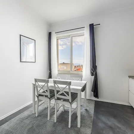 Modern With Scenic Views & Earthy Vibes By Pikhost *