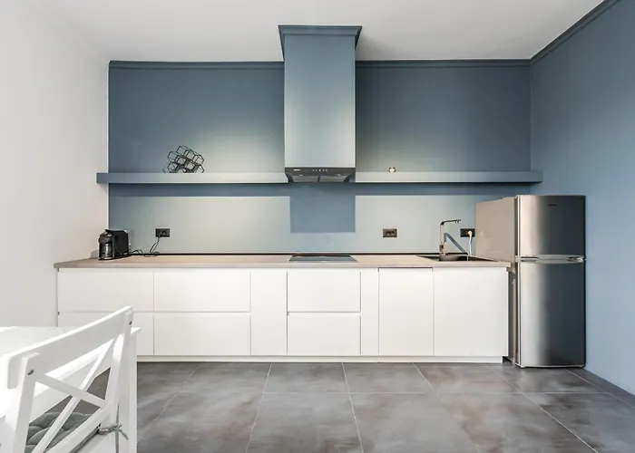 Modern With Scenic Views & Earthy Vibes By Pikhost * Shkodër