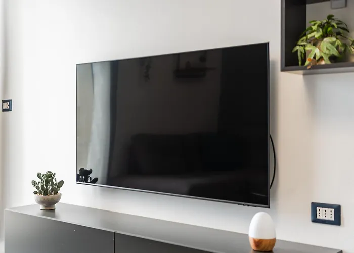 Modern With Scenic Views & Earthy Vibes By Pikhost *