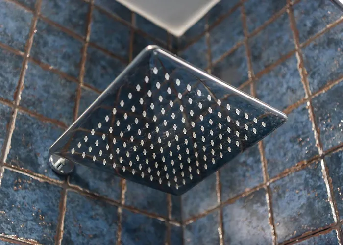 Modern With Scenic Views & Earthy Vibes By Pikhost 公寓