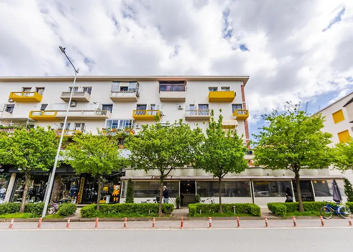 公寓 Modern With Scenic Views & Earthy Vibes By Pikhost Shkodër