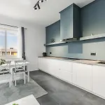 Modern With Scenic Views & Earthy Vibes By Pikhost Apartmán Shkodër