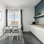 Apartmán Modern With Scenic Views & Earthy Vibes By Pikhost Shkodër