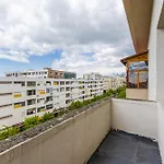 Modern With Scenic Views & Earthy Vibes By Pikhost Apartmán Shkodër