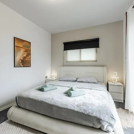 Appartamento Modern With Scenic Views & Earthy Vibes By Pikhost Shkodër