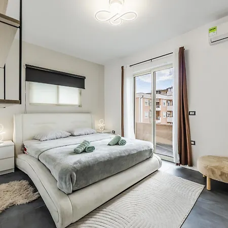 Appartement Modern With Scenic Views & Earthy Vibes By Pikhost *